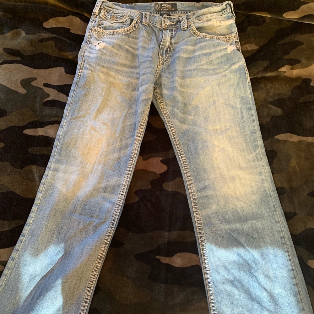 Light wash slightly distressed silvers
